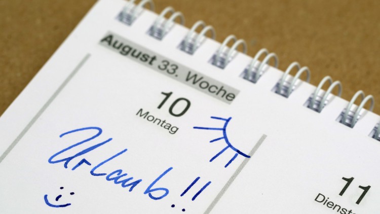 Kalender, in den Urlaub eingetragen ist