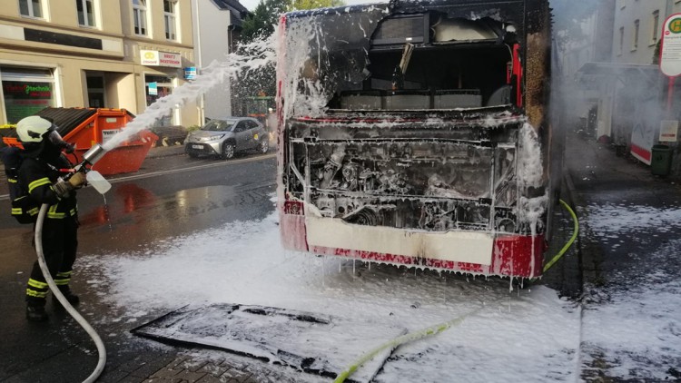 Iserlohn_Schulbusbrand am 7.9.22