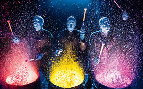 Blue Man Group erobert Zürich Blue Man Group