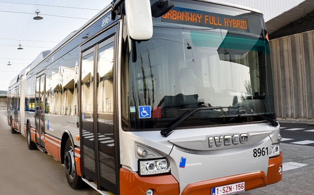 Gelenkbusse Brüssel, Iveco Bus