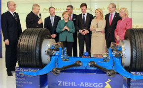 Bundeskanzlerin informiert sich über energiesparende Antriebstechnik 