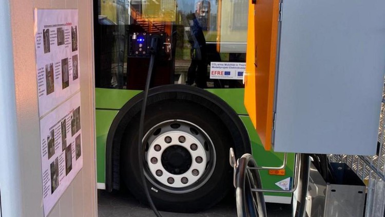 E-Bus_Ladepunkt_Niedersachswerfen