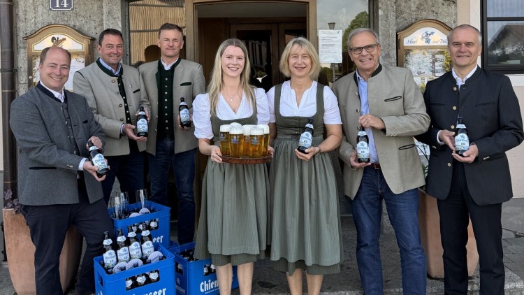 Neues Chiemseer Hell 0,0 % bei der Vorstellung im Hotel zur Post in Rohrdorf