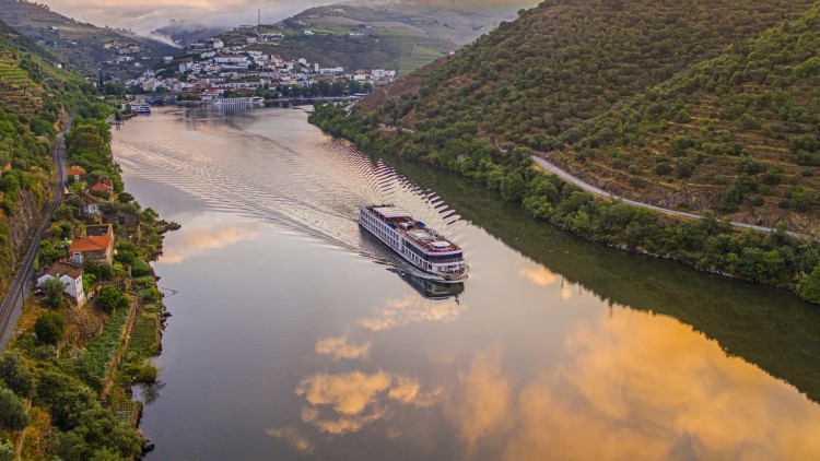 Flusskreuzfahrt von Thurgau Travel auf dem Douro in Portugal mit der MS Duoro Spirit im Sonnenuntergang