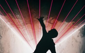 Lichtgestallten Show im GOP Varieté-Theater München