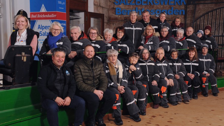 Reisegruppe Obermaier-Reisen im Salzbergwerk Berchtesgaden