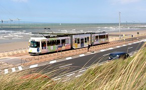Große Kunst mit der Küstenbahn erfahren