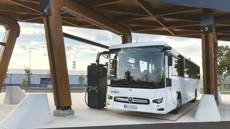 Ladesaeule_E-Bus_Daimler_Bus