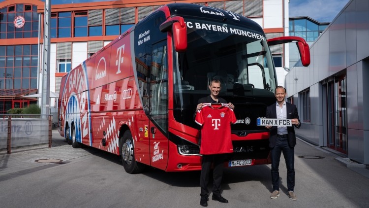 Mannschaftsbus_FC_Bayern_2026