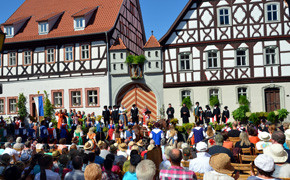„Die Schutzfrau von Münnerstadt“ als Busgruppenziel 