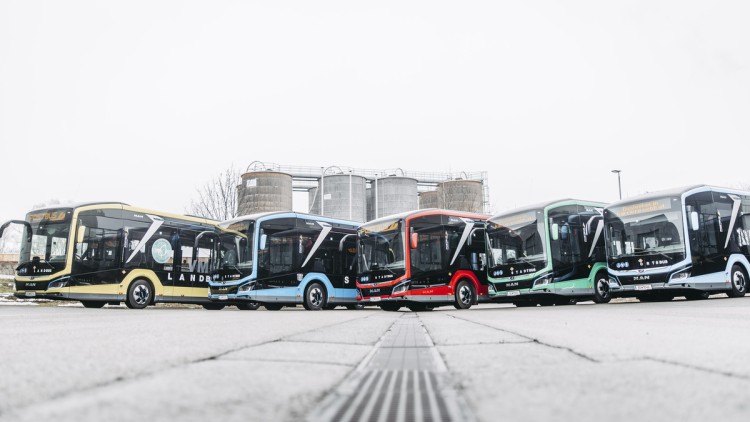 MAN liefert 63 batterieelektrische Lion‘s City E an die ÖBB Postbus in Österreich 