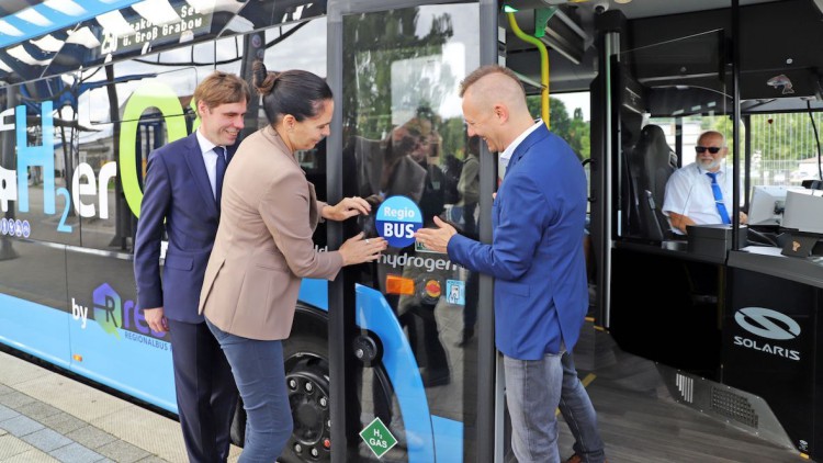 Regionalbuslinie_MV_Rebus