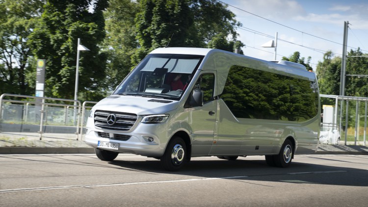 Mercedes-Benz_Minibus