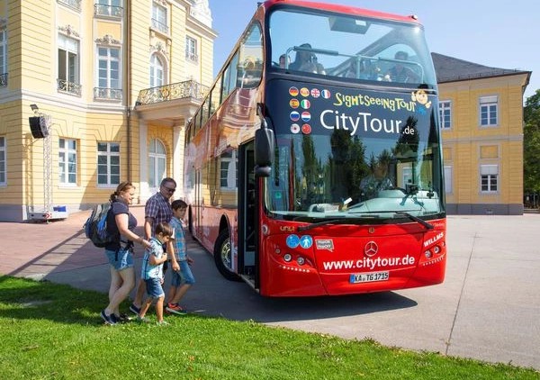Doppelstockbus von Willms Touristik in Karlsruhe