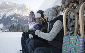 Zugspitze: Nachtrodeln mit Hüttenzauber