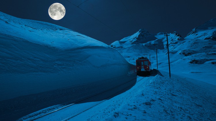 Touristik: Romantische Winterfahrten ab St. Moritz Rhaetische_Bahn_Winterfahrt