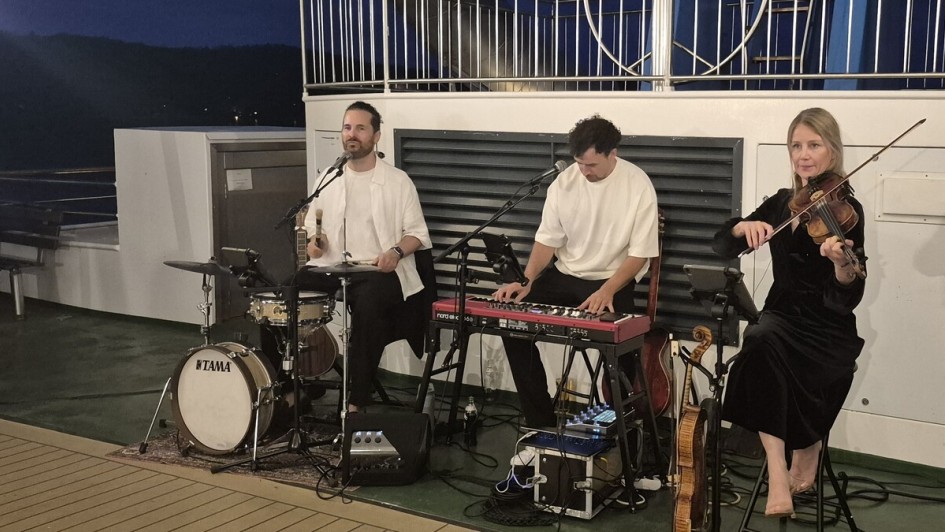 Band auf dem Sonnendeck