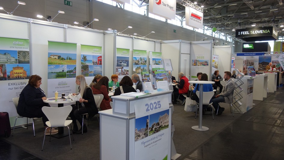 Beratung und Verkauf am Messestand