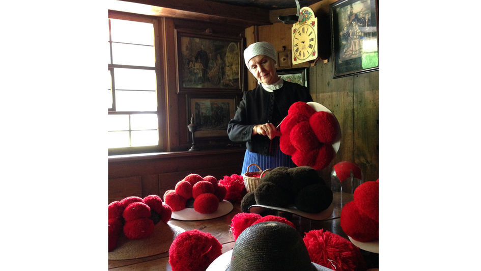 Bollenhutmacherin im Vogtsbauernhof