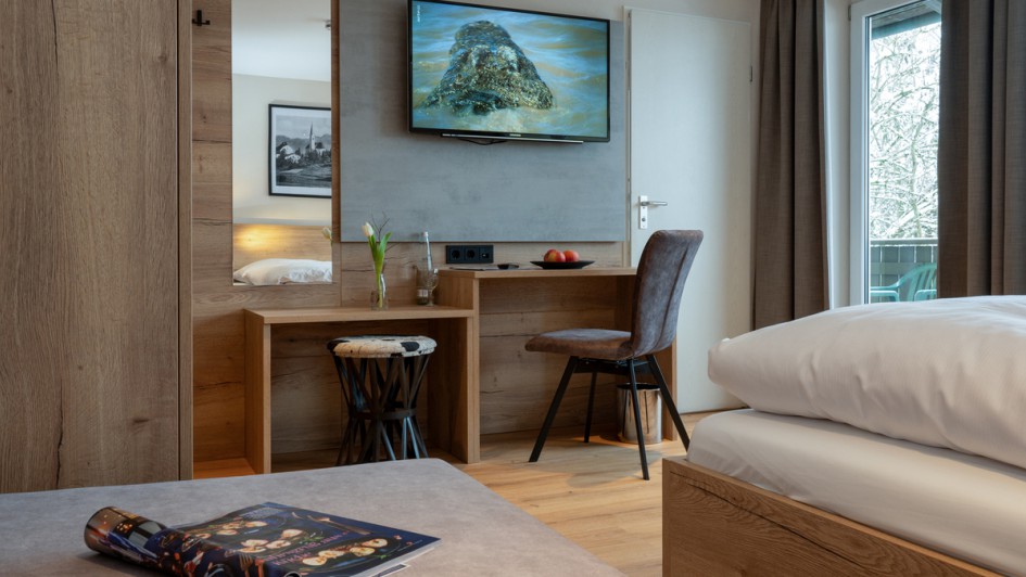 712 Schreibtisch FAVORIT