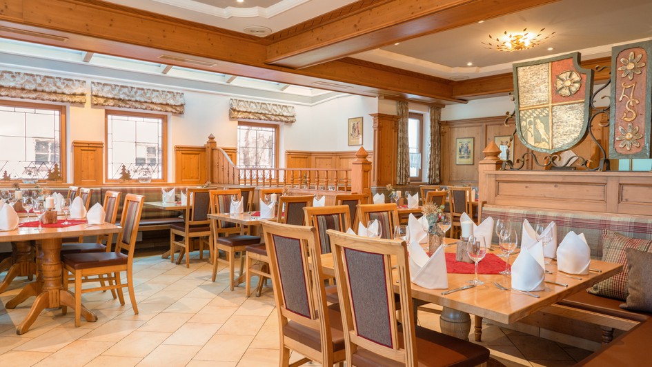 _DSC7062 Gaststube ganz 1