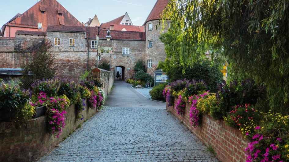 Promenade mit Ochsentörl und Stadtmauer