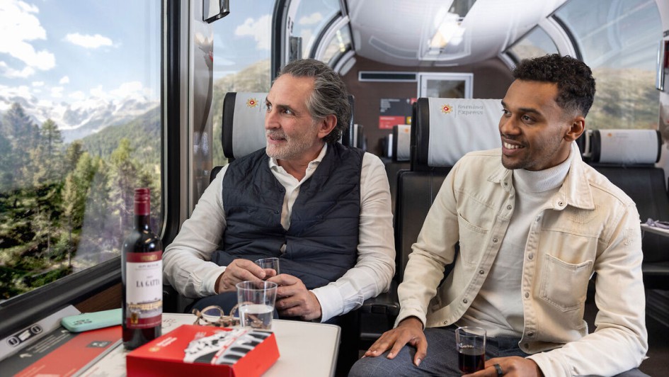 Reisende im Bernina Express