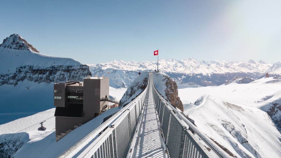 2025_peakwalkbytissot_flag©Gstaad_3000_AG